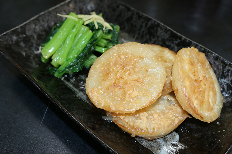 焼きかぶの田舎味噌煮
